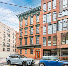 133 Grand St in Hoboken, NJ - Foto de edificio - Building Photo