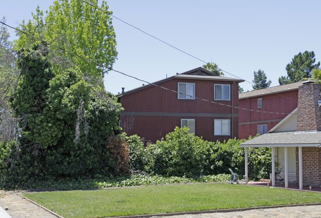 40988 Lincoln St in Fremont, CA - Foto de edificio - Building Photo