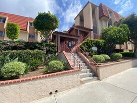 2001 E 21st St in Signal Hill, CA - Building Photo