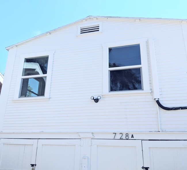 728 E Palmer Ave, Unit 728 E Palmer Ave Unit A in Glendale, CA - Foto de edificio - Building Photo