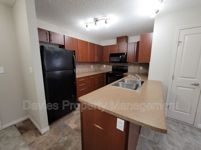 103 Ambleside Dr SW in Edmonton, AB - Building Photo - Building Photo