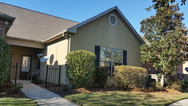 809 Summer Breeze Dr, Unit Summerwoodvillas1204 in Baton Rouge, LA - Building Photo - Building Photo