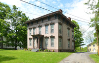 72 College St in Clinton, NY - Building Photo - Building Photo