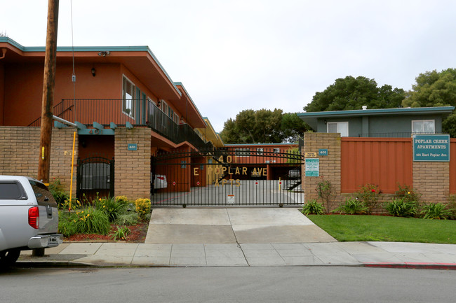 Poplar Creek Apartments in San Mateo, CA - Building Photo - Building Photo