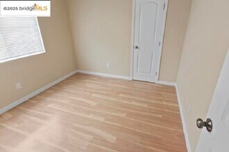 5823 Eastlawn St in Oakland, CA - Building Photo - Building Photo