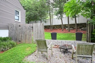 3 New Castle Dr in Mt Kisco, NY - Building Photo - Building Photo