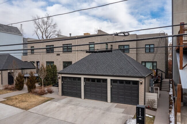 250 Harrison St in Denver, CO - Foto de edificio - Building Photo