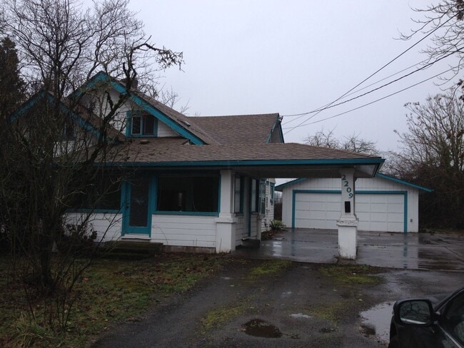 property at 2209 Roosevelt Blvd