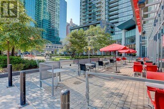 5168 Yonge St in Toronto, ON - Building Photo - Building Photo
