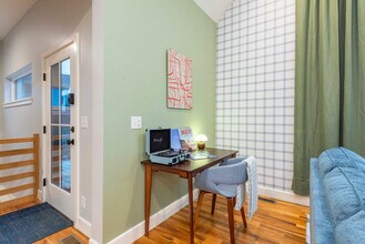 962 Riceville Rd in Asheville, NC - Building Photo - Building Photo