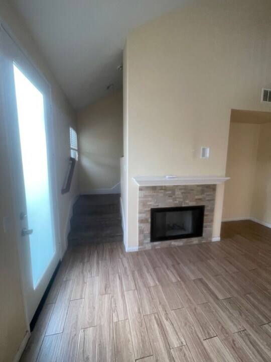 30378 De Caron St in Murrieta, CA - Building Photo