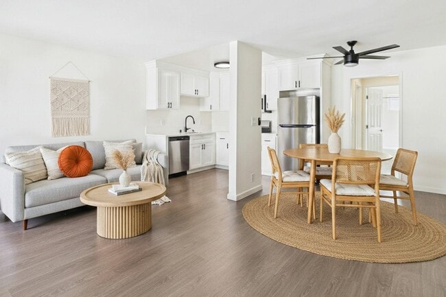 Reseda Apartments in Reseda, CA - Building Photo - Building Photo