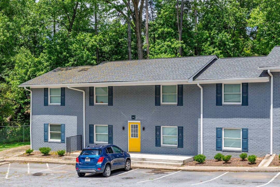 Gardens at Park West in Forest Park, GA - Foto de edificio
