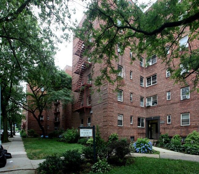 Oxford in Jamaica, NY - Foto de edificio - Building Photo