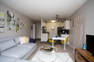 Florida Station in Aurora, CO - Foto de edificio - Interior Photo