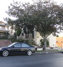 312 N New Hampshire Ave in Los Angeles, CA - Building Photo - Building Photo