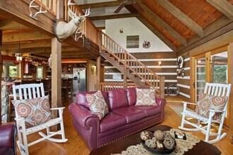 1347 Oliver Hill Rd in Banner Elk, NC - Building Photo - Building Photo