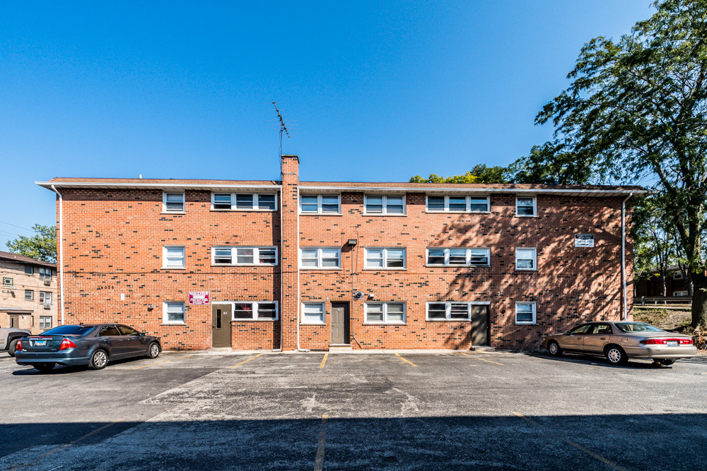 14026 S School St in Riverdale, IL - Building Photo