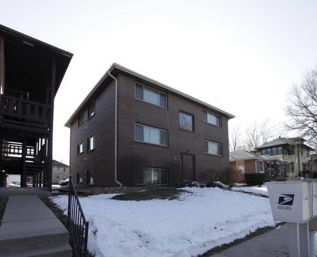 2417 B Street in Lincoln, NE - Foto de edificio - Building Photo