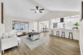 9611 Camrose Ct in Houston, TX - Building Photo - Building Photo