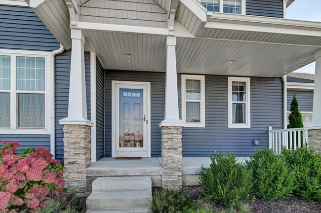 569 Chad's Crossing in Verona, WI - Building Photo - Building Photo