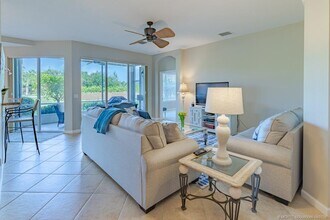 2371 SW Carriage Hill Terrace in Palm City, FL - Foto de edificio - Building Photo