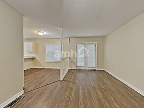 445 Allens Landing Ct in Lawrenceville, GA - Foto de edificio - Building Photo