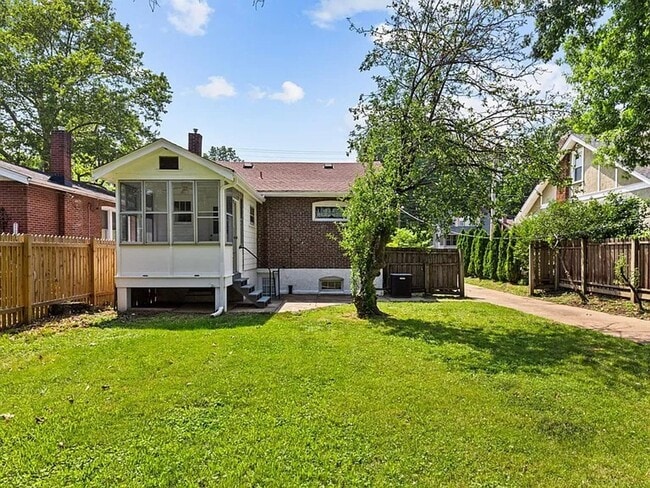 2234 Yale Ave in Maplewood, MO - Building Photo - Building Photo