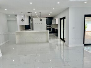 2721 SW 130th Ave in Miami, FL - Building Photo - Building Photo