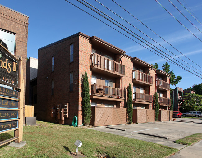 2038 Dickory Ave in New Orleans, LA - Building Photo - Building Photo