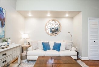 952 Myrtle St NE in Atlanta, GA - Building Photo - Building Photo