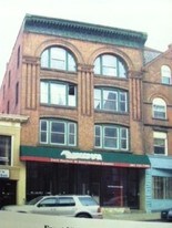 177-179 E Main St in Waterbury, CT - Building Photo