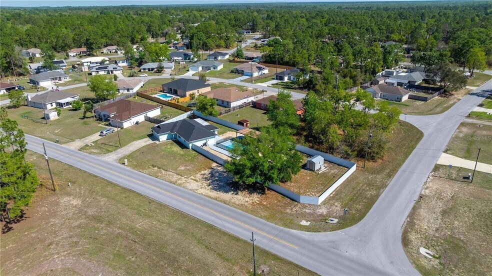 7191 Hemlock Rd in Ocala, FL - Foto de edificio
