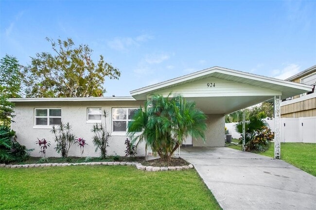 property at 924 Ave T SE