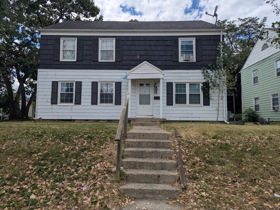 347 N Roosevelt Ave in Columbus, OH - Building Photo