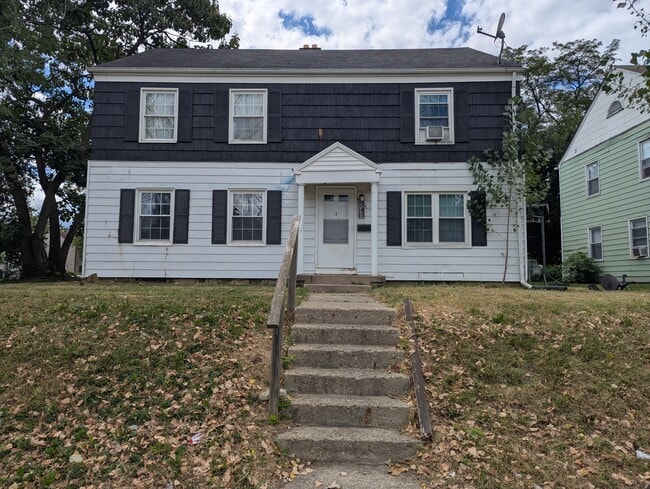 property at 347 N Roosevelt Ave
