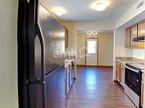 2572 Edencreek Ln in Columbus, OH - Building Photo - Building Photo