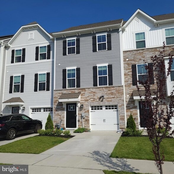 property at 64 Hamilton Ct