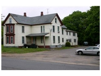 27 Epping St in Raymond, NH - Building Photo