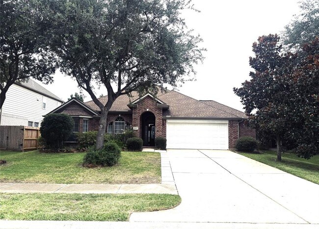 property at 2910 Sandleigh Dr