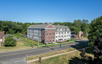 Tellus Green in Bloomfield, CT - Foto de edificio - Building Photo