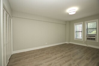 510 W Belmont Ave in Chicago, IL - Building Photo - Building Photo