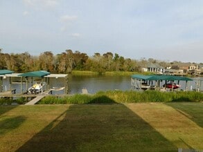 11182 River Highlands Dr in Saint Amant, LA - Foto de edificio - Building Photo