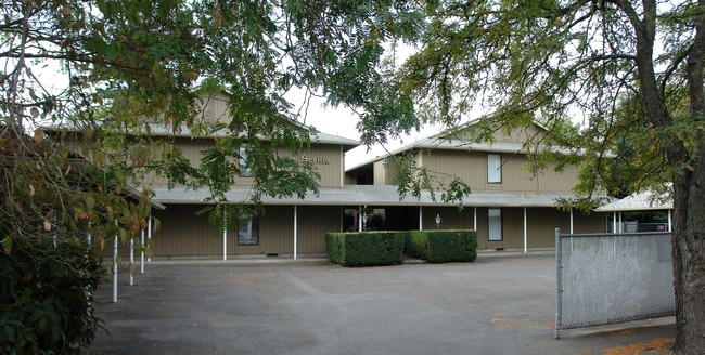 Casa Seville in Salem, OR - Building Photo - Building Photo