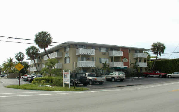 Bayview Waterfront Apartments in Fort Lauderdale, FL - Building Photo - Building Photo