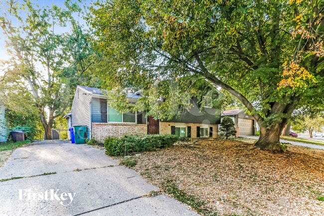 property at 3003 Falcon Bridge Dr