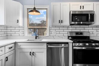 1A Puritan Ave in Boston, MA - Foto de edificio - Building Photo