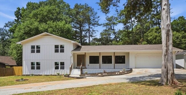 property at 1073 Grayson Pkwy