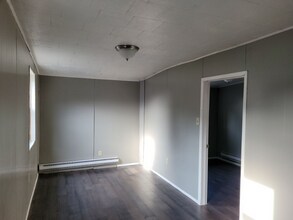 511 W Centre St in Mahanoy City, PA - Foto de edificio - Building Photo