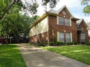 6927 Woodside Dr in Sugar Land, TX - Building Photo - Building Photo